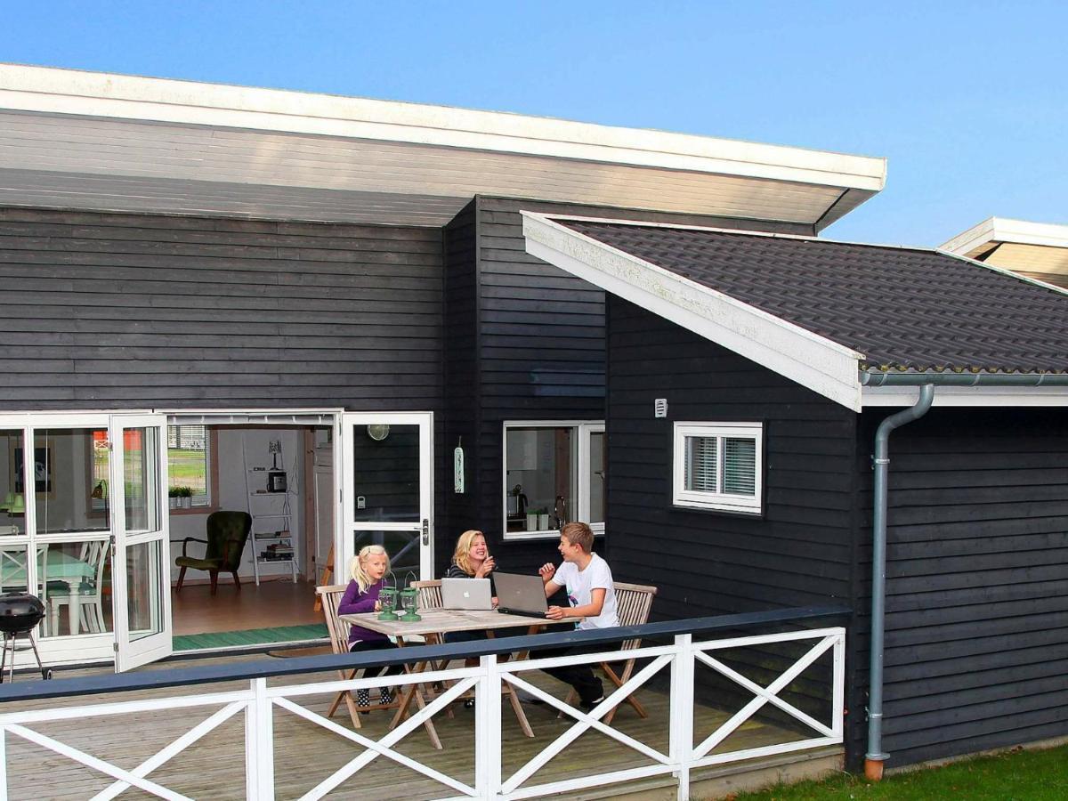 4 Person Holiday Home In Gudhjem Oda fotoğraf